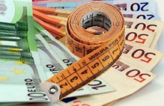 Redditometro: accertamento illegittimo se non si considera il reddito familiare - Cassazione ordinanza n. 18388 del 2013