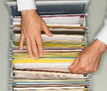 Accertamento induttivo legittimo anche in presenza di regolare contabilità - Cassazione sentenza n. 22697 del 2013