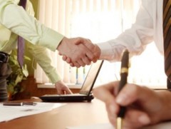 Conciliazione in sede sindacale tra lavoratore e datore: invalida se il sindacato non informa il lavoratore - Cassazione sentenza n. 24024 del 2013