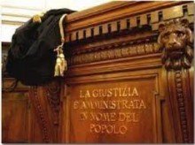 Demansionamento del dipendente laureato: illegittimo anche inidoneo - Cassazione sentenza n. 23170 del 2013