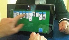 E' licenziabile il lavoratore che gioca con il pc dell'ufficio - Cassazione sentenza n. 25069 del 2013  