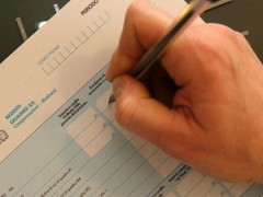 Responsabilità per la trasmissione della dichiarazione fiscale sempre del contribuente - Cassazione sentenza n. 27202 del 2013
