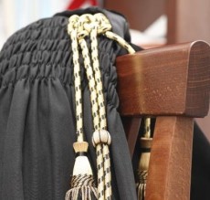 Accertamento induttivo per gravi incongruenze e limitazioni del giudicato esterno - Cassazione sentenza n. 27822 del 2013