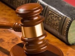 Licenziamento: obbligatorio il requisito dell’immediatezza per poter convertire la giusta causa in giustificato motivo - Cassazione sentenza n. 27390 del 2013